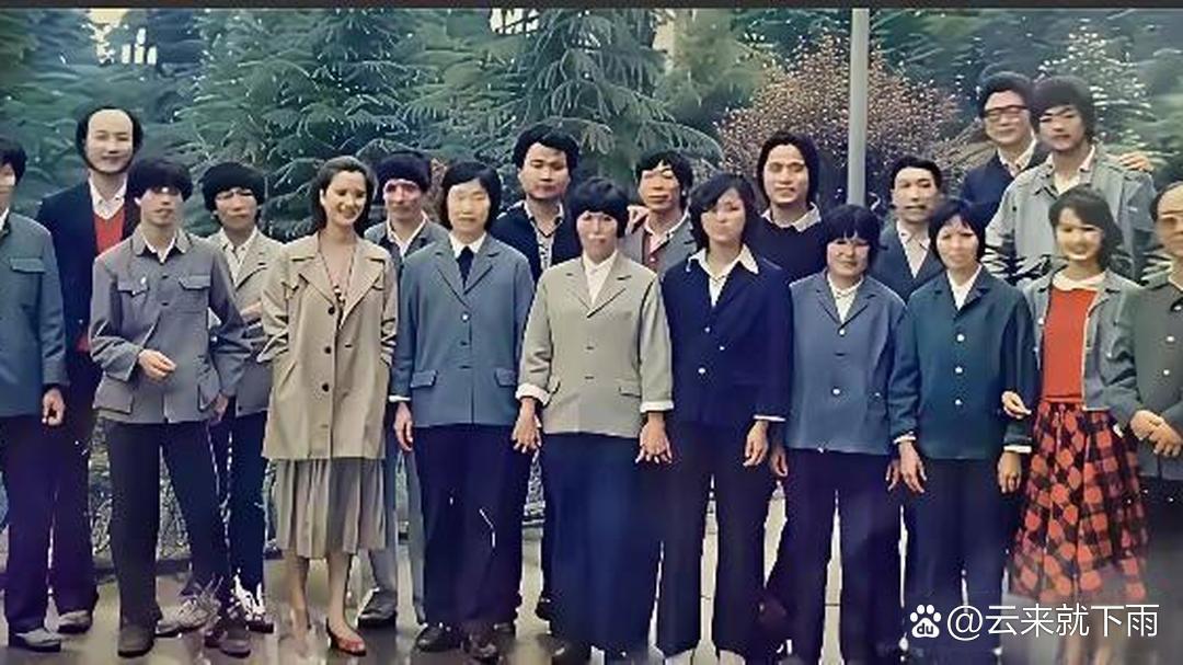 何晴茹萍何赛飞，当年江南三枝花，1988年穿这衣服已经很洋气了