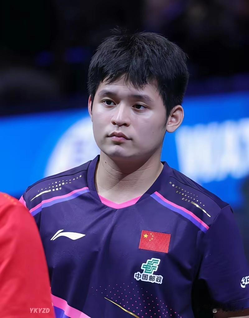 王皓咋想的？不是说林诗栋有伤吗？怎么连400分的常规赛都打？这符合林诗栋世界