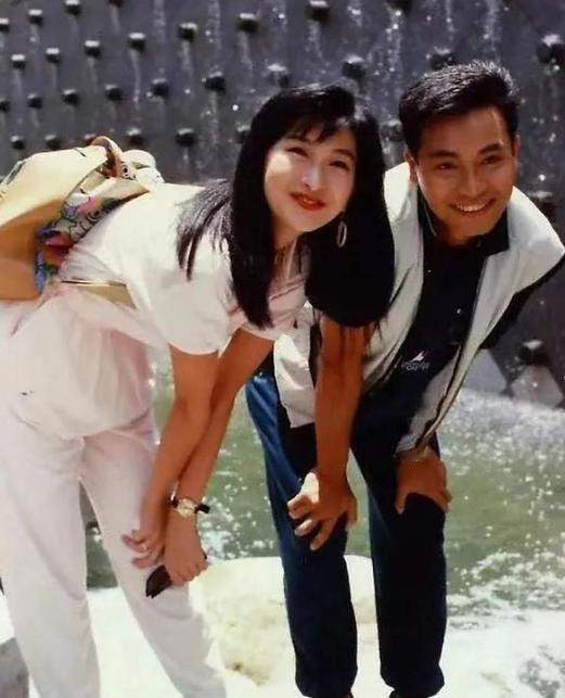 1997年，贫穷的郭晋安打算向相恋5年的女友刘小慧求婚，却发现刘小慧已经移情别恋