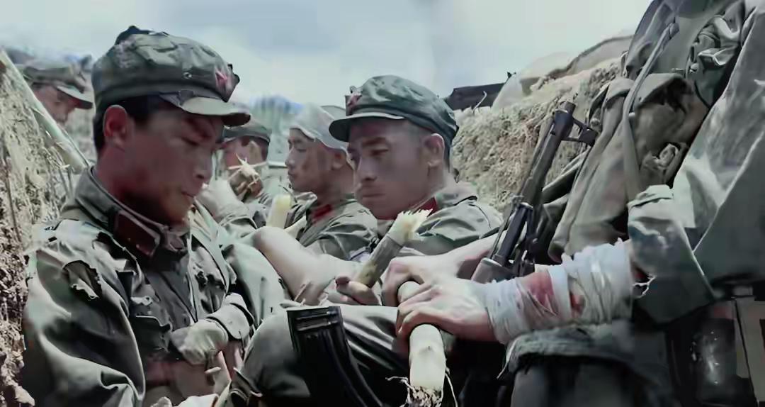 1985年5月，63岁的韩怀智被任命为人民解放军副总参谋长。他穿着刚换装的85式