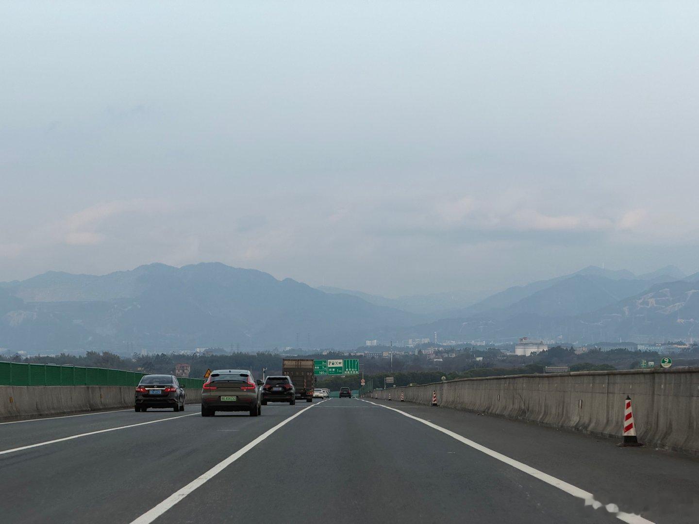 今日驾驶雅阁2.3出发北上，又开老东西千里奔袭了