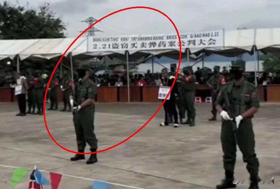 佤邦一士兵偷卖3万发子弹被判死刑。这人从部队偷了40箱子弹，自己留了1000发