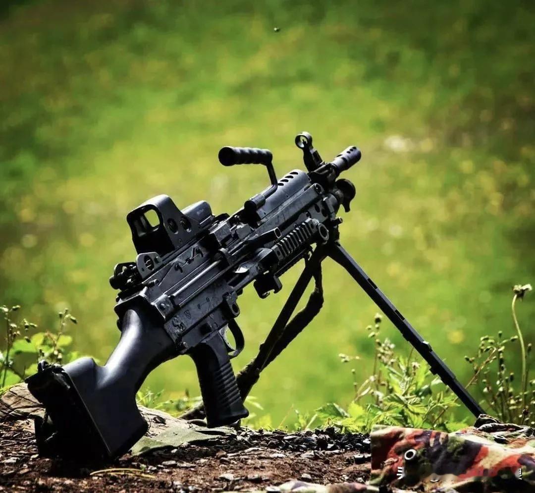 残酷的战场绞肉机———M249轻机枪