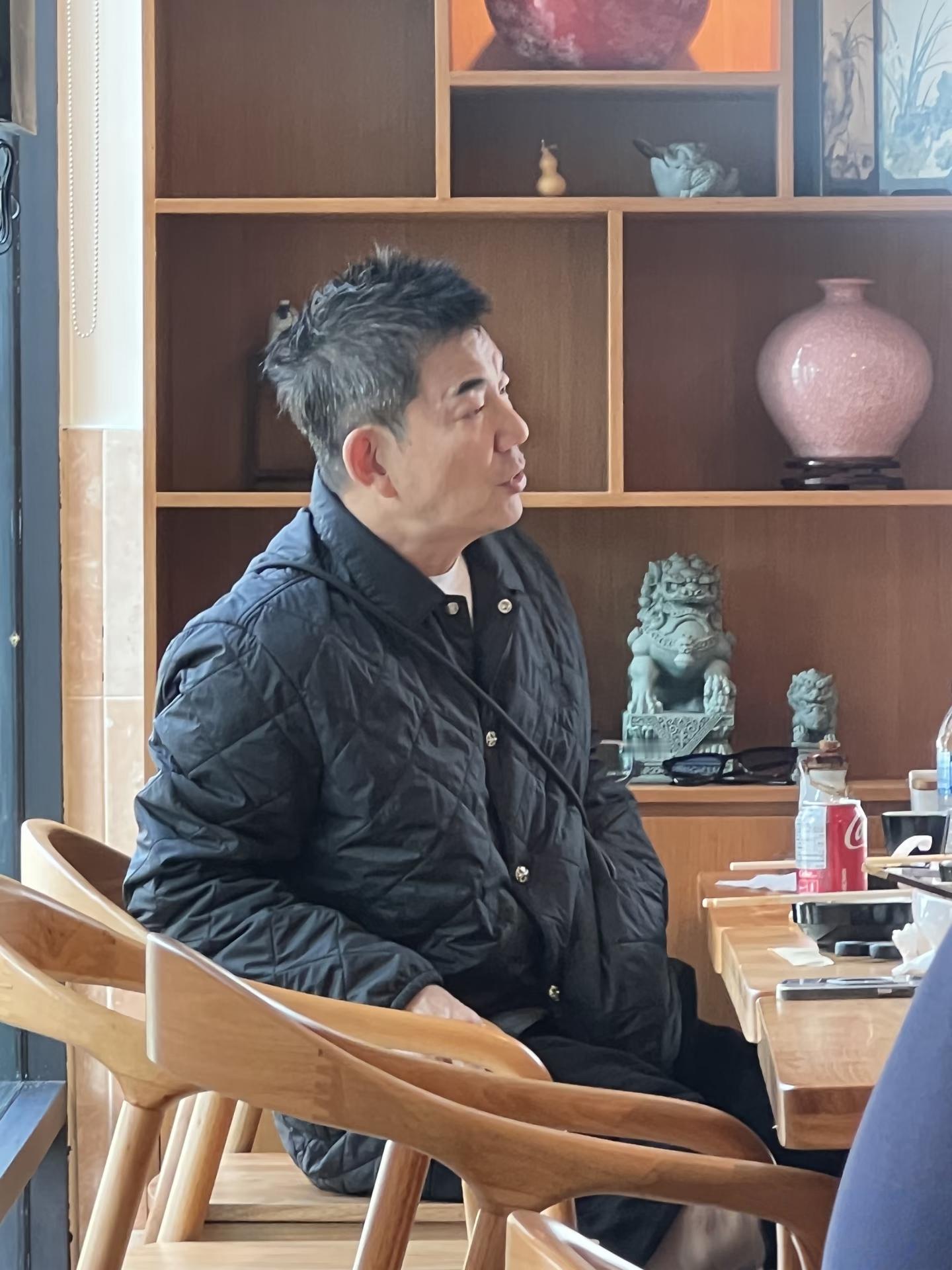 任贤齐温哥华近况曝光：身材清瘦无油腻感，真实状态打脸中年焦虑