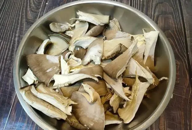 饭馆里“最脏”的一道菜，但凡是厨师下馆子从不点，很多人却都爱吃​