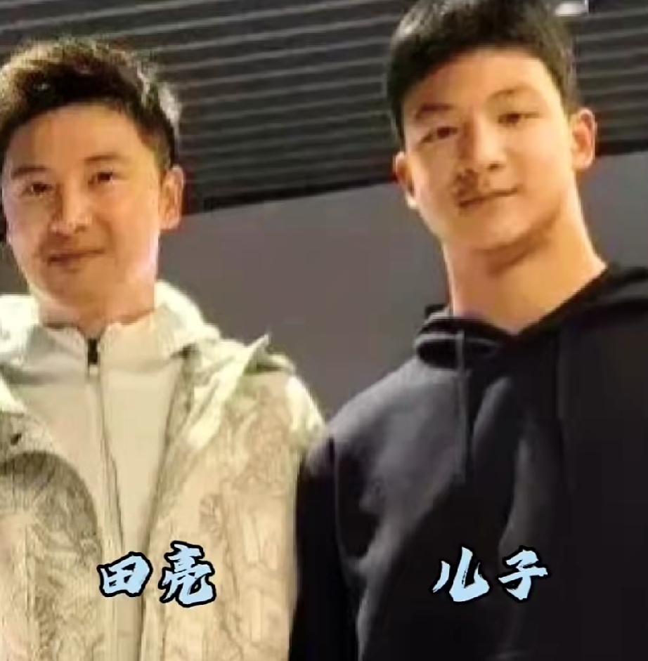 五组娱乐圈父子颜值对比帅气父亲，帅气星二代基因强大，神韵相通长相复刻/