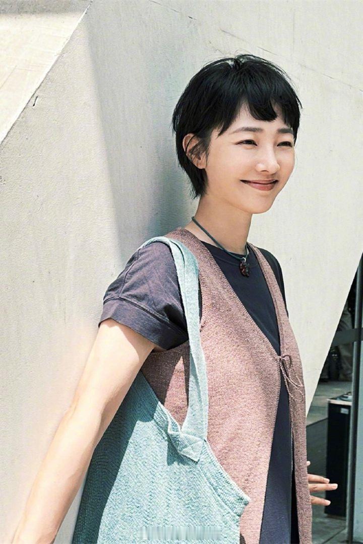 白百何短发姐姐​​​