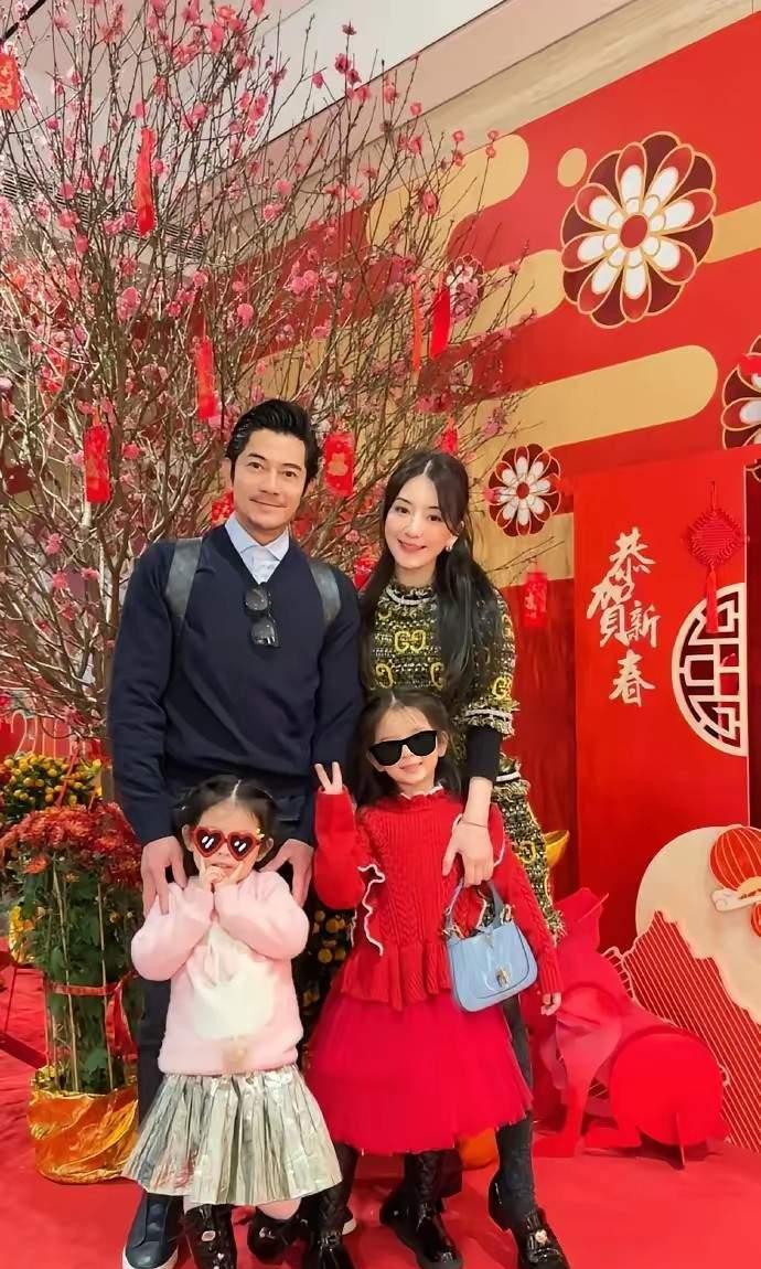 镜头里他是纣王，气场压得人喘不过气；镜头外他却轻飘飘一句：我在世界上已经没有亲人