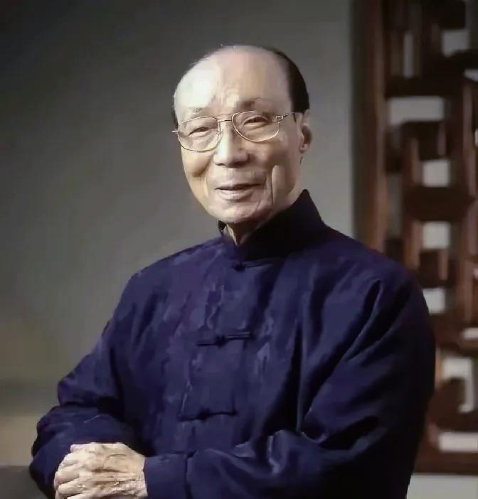 邵逸夫享年107岁，长寿秘诀不在有钱而在“狠”。他作息自律，九十岁仍坚持早起