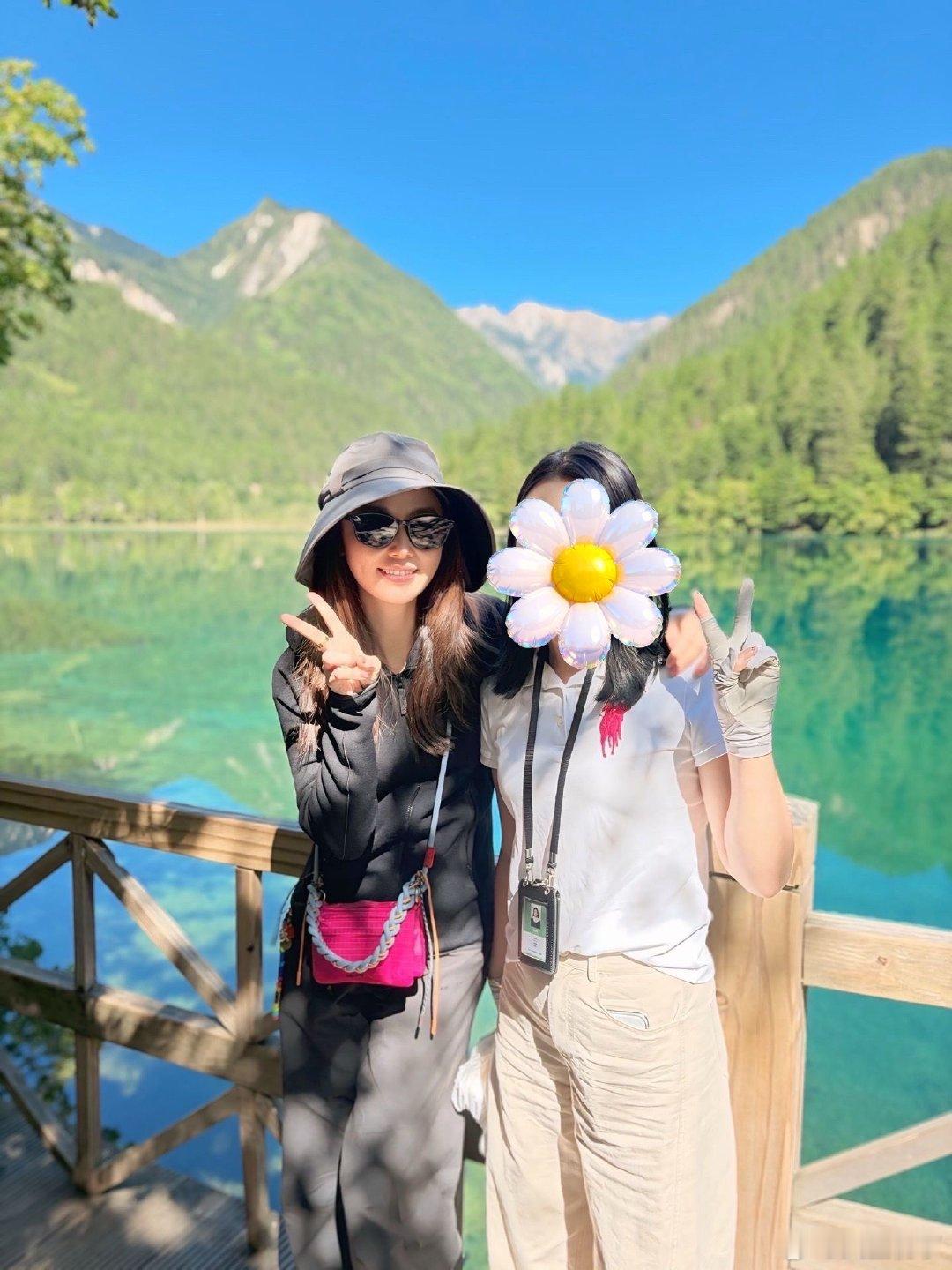 网友九寨沟偶遇林心如林心如50岁近照网友九寨沟偶遇林心如，不仅看到了女神，还看