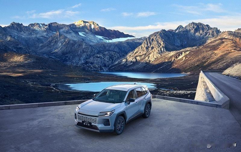 丰田威兰达AIR版正式上市，权益价13.78万起，价格下探直面国产围剿！2月