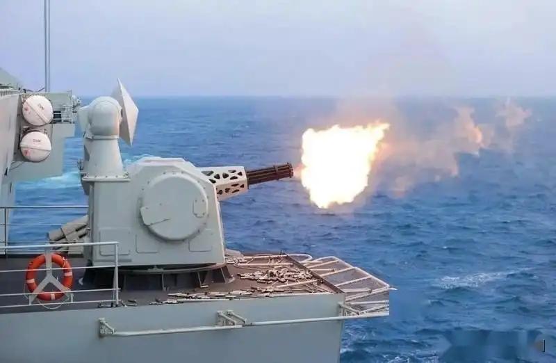 嘴上不肯认输，现实却选择沉默！南海实弹射击释放强烈信号8月23日海事通告发