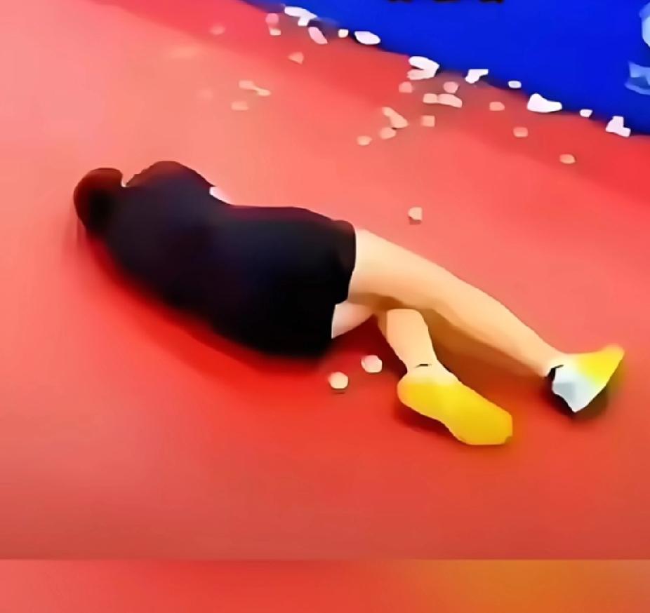 孙颖莎：赛场上的“小魔王”，私下里的“睡神”，每一次酣睡都是拼搏的勋章孙颖