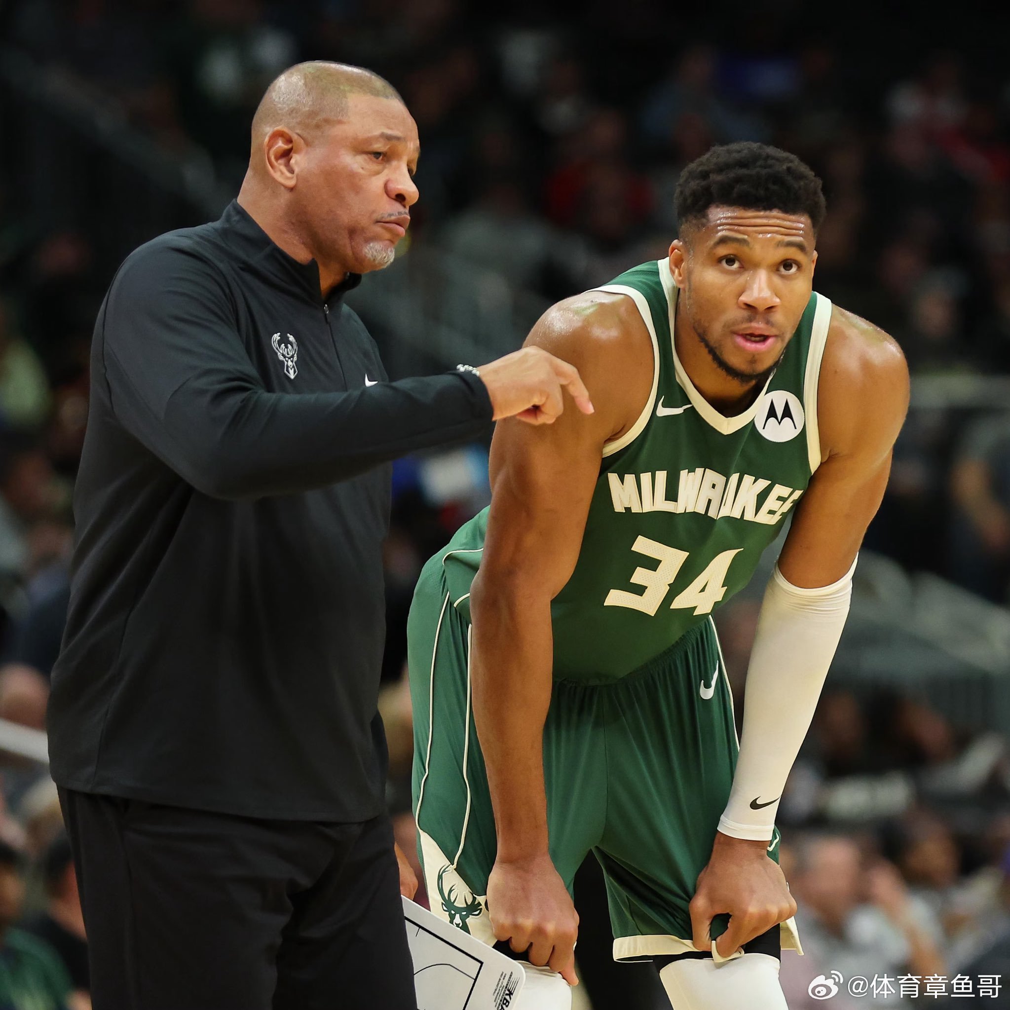 NBA雄鹿主教练老里弗斯谈雄鹿队被淘汰出季后赛——“这当然令人失望。自从我来到这