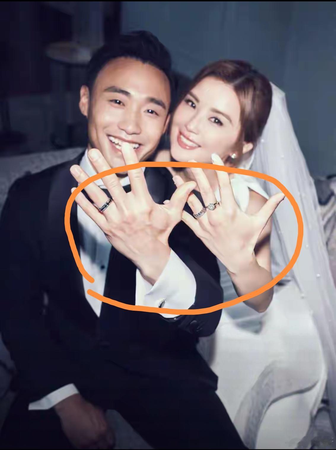 蔡卓妍下嫁健身教练，我不感到意外。蔡卓妍的老公比她小10岁，我也不感到意外。