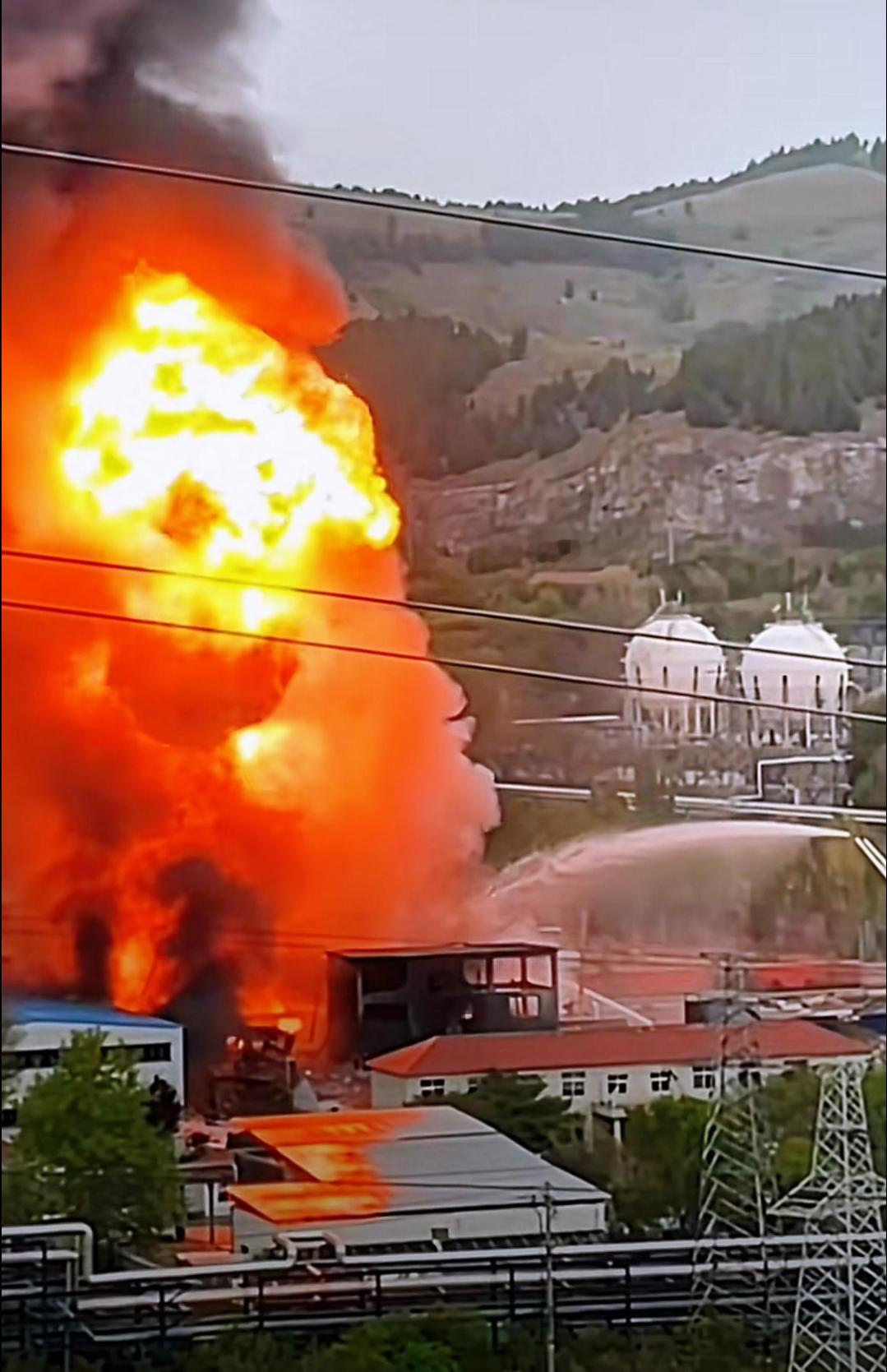 山东淄博一化工厂发生爆炸4月16日下午，山东省淄博市临淄区金山镇南沣路附近一家