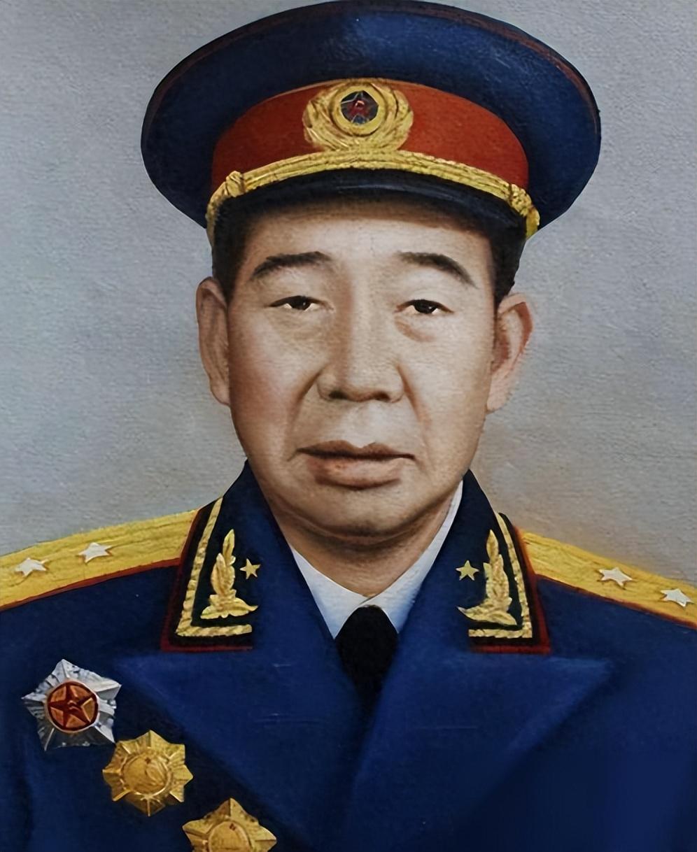 1955年，人民解放军全军大授衔。175个中将名额，上万名将领竞争。一个当时正在
