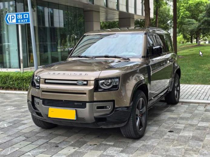 二手路虎卫士别瞎买！这几款闭眼冲，那几款躲远点二手路虎卫士，不是年份越新越好，