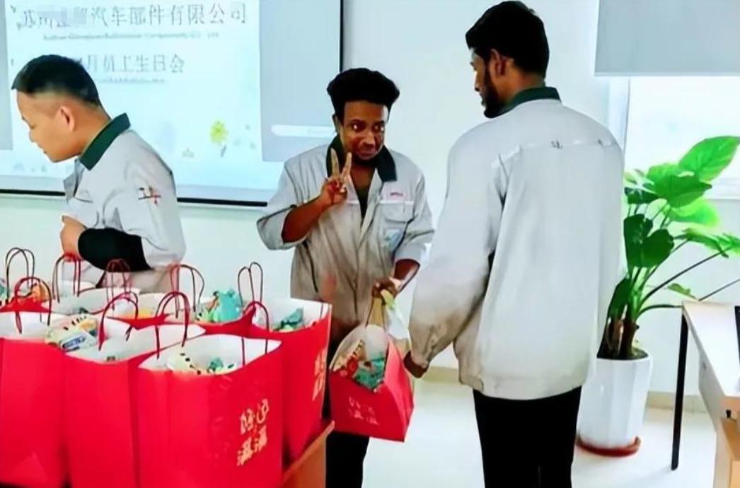 苏州工厂招印度员工这件事，最近在网上引发了不少讨论。事情发生在苏州常熟董浜镇的一
