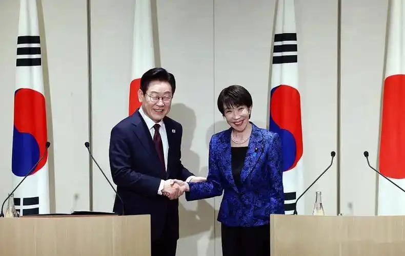特朗普访华结束，高市早苗就急得直奔韩国。中美关系回暖，日本却被死死卡住脖子！ 