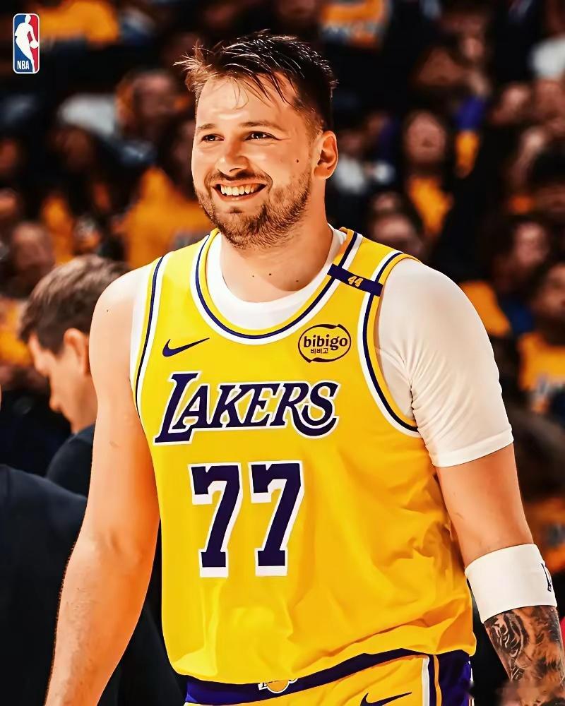 名记：不管是球员还是裁判，都想撕烂东契奇的嘴……近期，洛杉矶一位知名球队记者透露