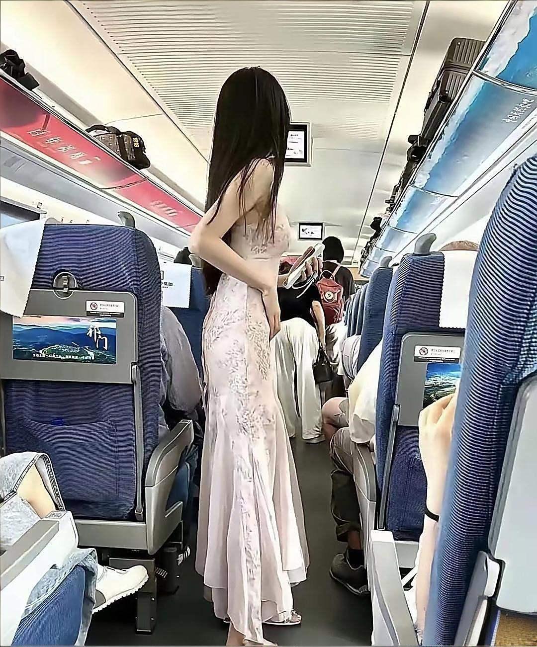 闺蜜出门玩我都不敢跟她一起走