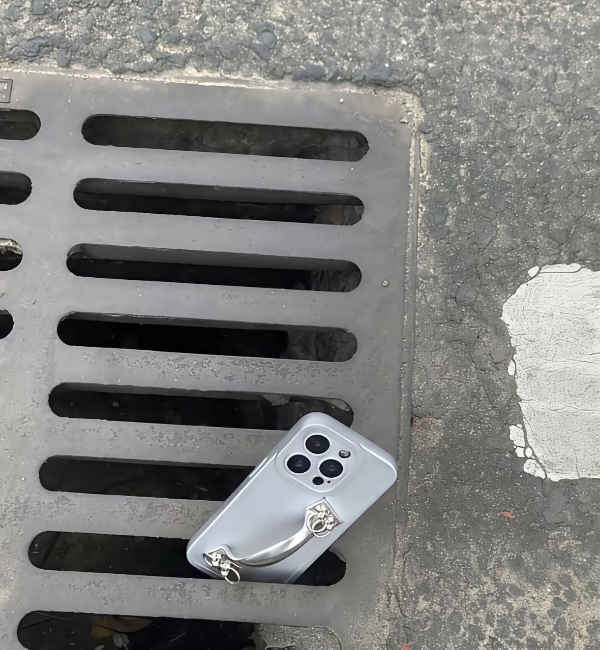 这个新年，这手机壳我是真得念叨着谢上一百遍。