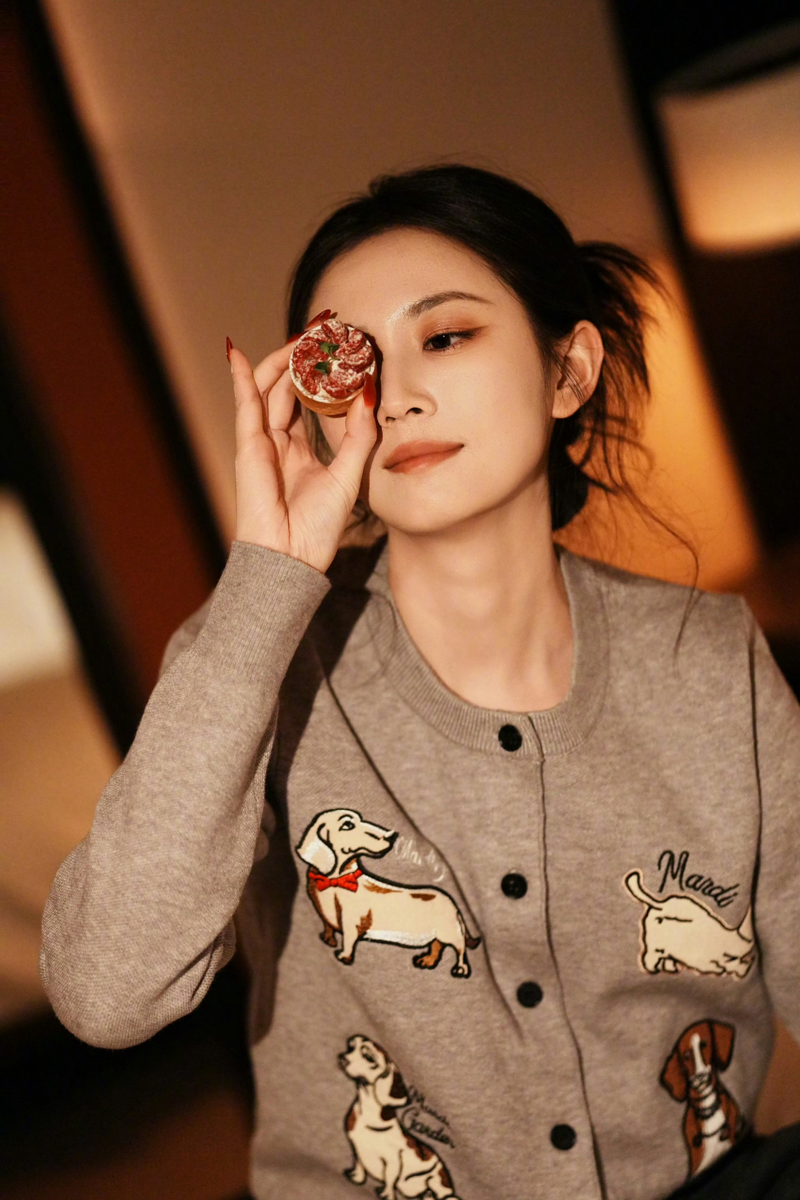 陈钰琪陈钰琪居家氛围感拍照