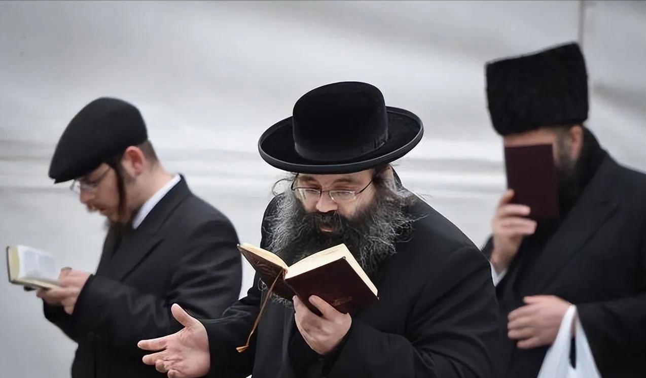 我原来也不懂有些国内资本为什么一直惠印度。 后来看到犹太人正在布局印度，一下