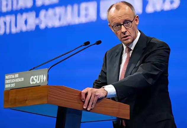 没人能料到德国总理竟在公开场合说出这么劲爆的话，12月13号默茨在慕尼黑召开的党