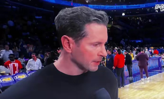 有病！雷迪克的阵容安排：防守回合不上范德彪进攻回合不上肯纳德坐拥联盟最准的三分投