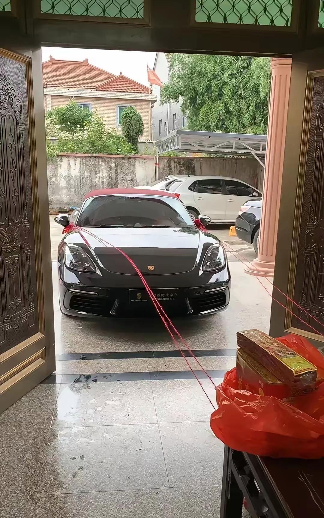 这是哪个地方的规矩啊！不就是买辆车嘛，需要这么夸张吗？