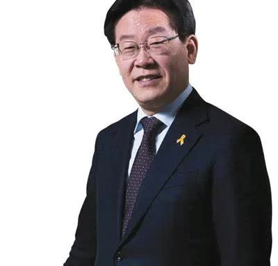 朝鲜首谈半岛，金与正太猛了，李在明高情商回应，瞬间让朝没脾气。朝鲜半岛要想和平重
