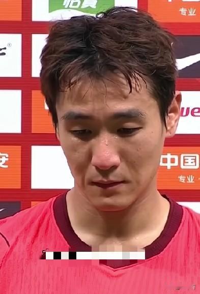 国足热身0-3输给新西兰，球迷朋友们先别向主教练和球员发泄怒火，为什么呢？听我道