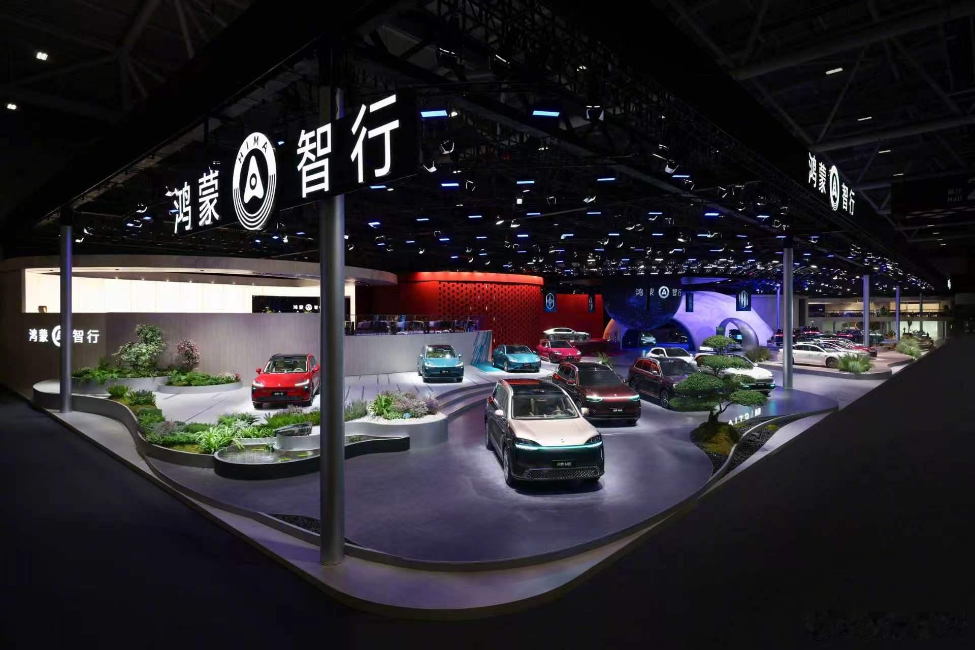 均价近39万还能卖到150万台，鸿蒙智行把"高端"这件事玩明白了过去中国品牌做高端，要么靠堆配置硬拉