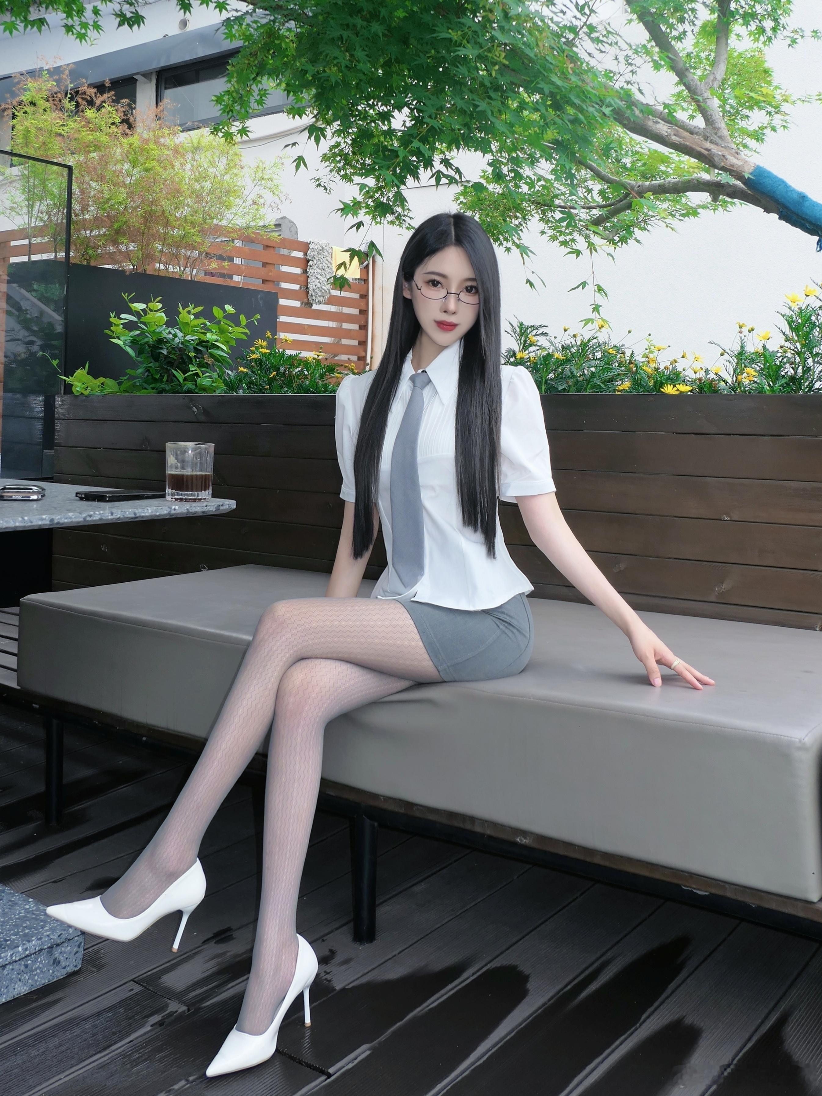 麻辣学姐👓​​​