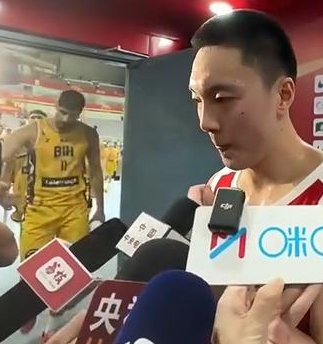 澳大利亚主教练称赞胡明轩，在澳大利亚战胜中国男篮夺得亚洲杯冠军赛后，澳大利亚主教