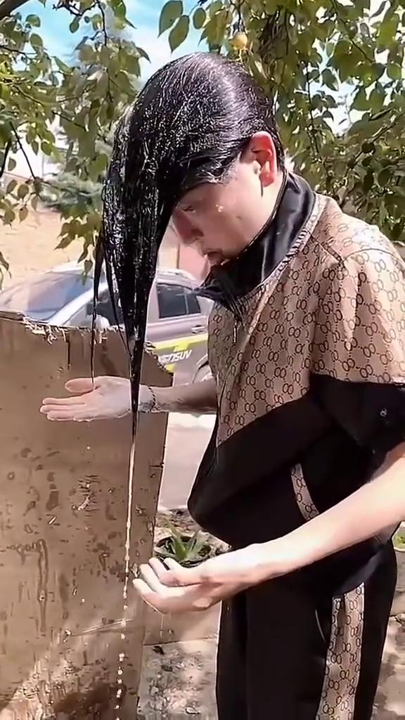 你别笑。