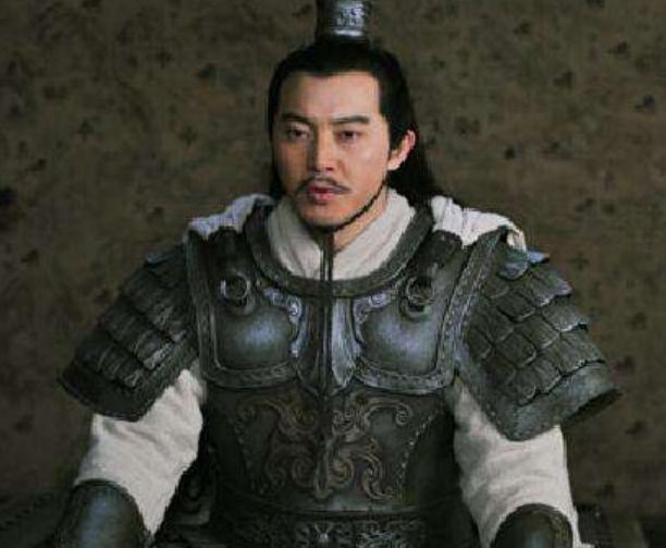 公元199年，孙权在大哥孙策帐中看到一个绝色美女，便目不转睛地盯着她说道：“此女