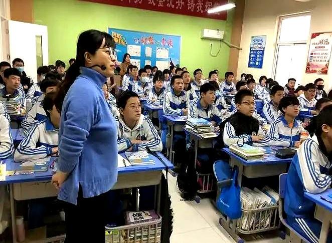 你家孩子是不是也这样？只要出现两条，成绩下滑真没跑了！回家先抱着手机猛玩，作