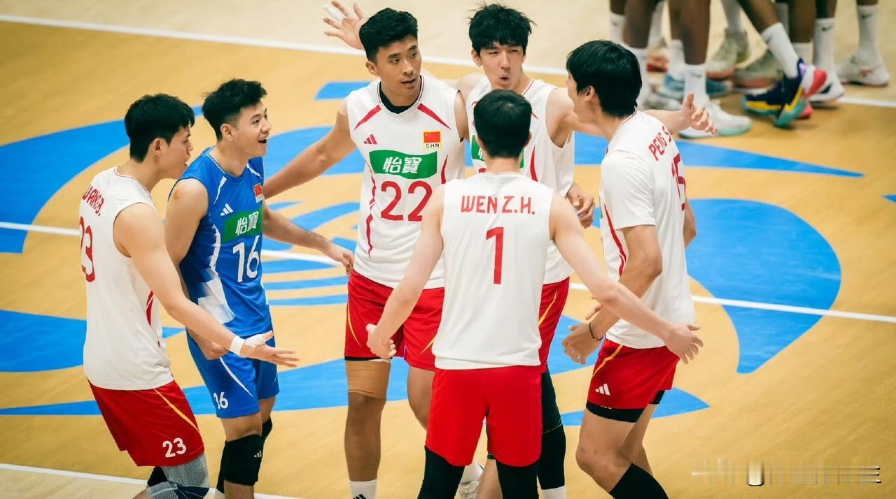亚锦赛中国男排3-0横扫印度，球员评分：王鹤斌90分，多点开花张景胤90分，