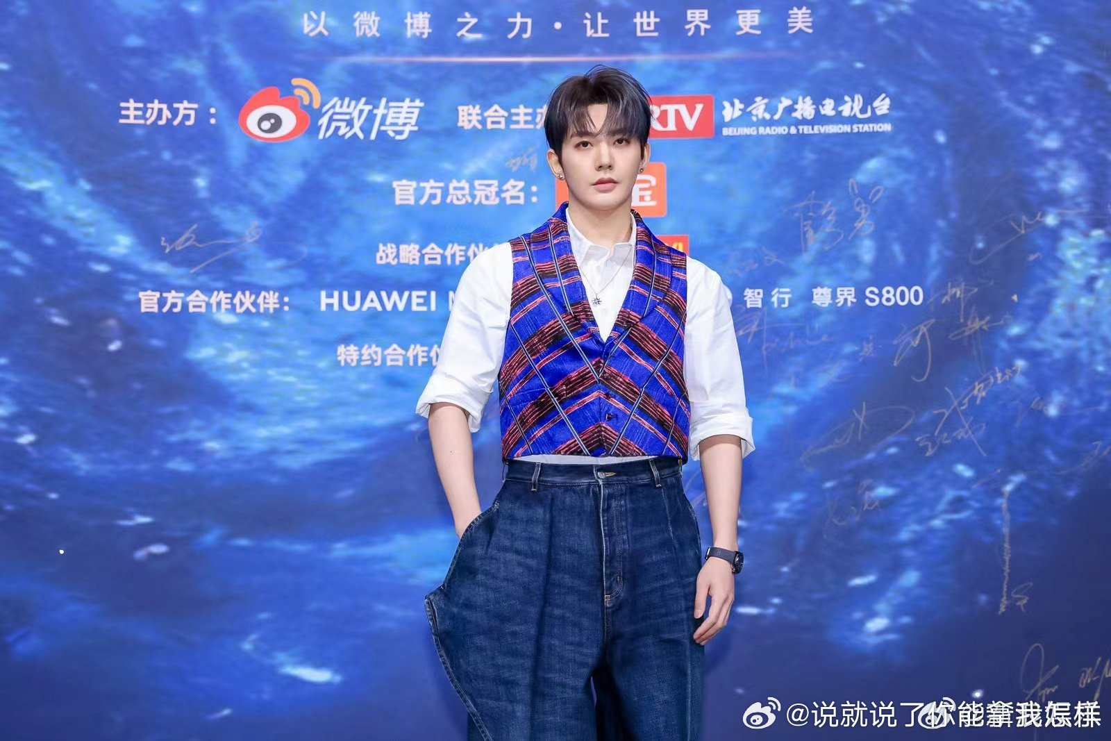 这身材跟香港顶流有一拼了