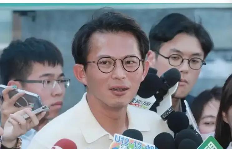 黄国昌喊话赖清德，要赖清德必须做三件事。第一件事就是赖清德必须向岛内的民众做