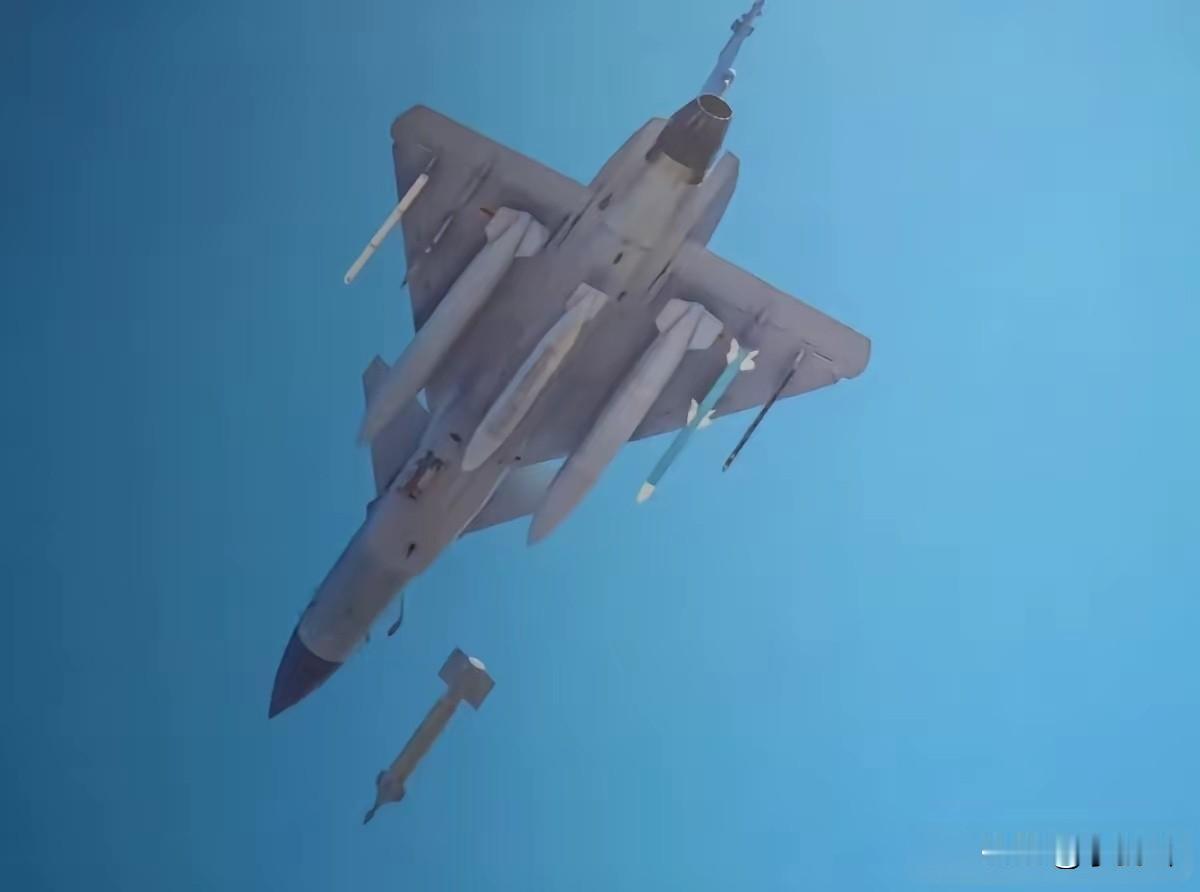不知不觉“印巴5.7空战”已一周年，猛龙J-10CE明明是巴基斯坦空军克敌制胜最