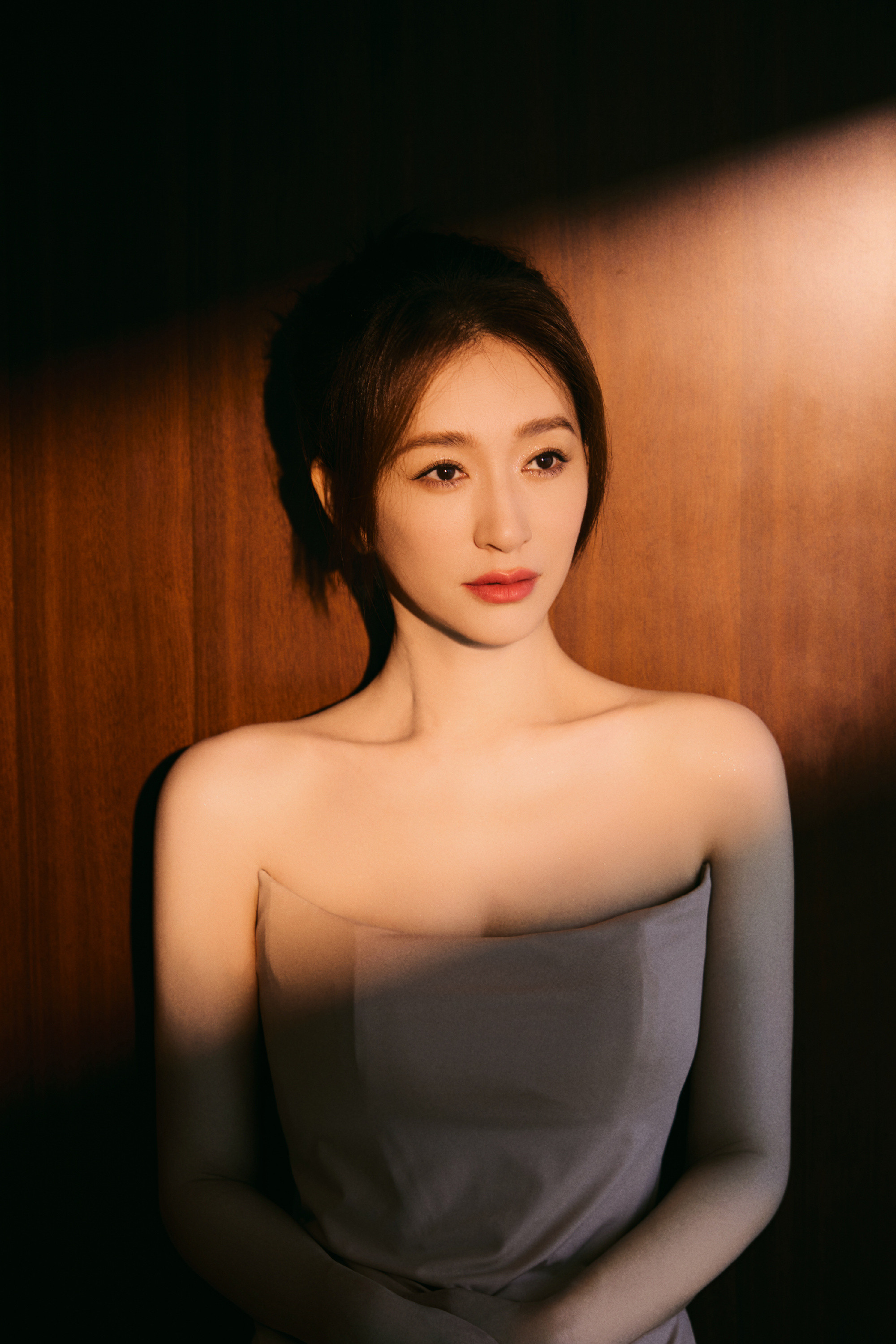 1.李小冉在参加浪姐之前没觉得自己五音不全，相反她在KTV还是麦霸，唱的特别欢。