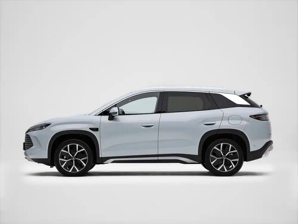 比亚迪宋L溜背造型运动SUV，刀片电池搭配全新底盘调校，上市之后热度一路走高。比