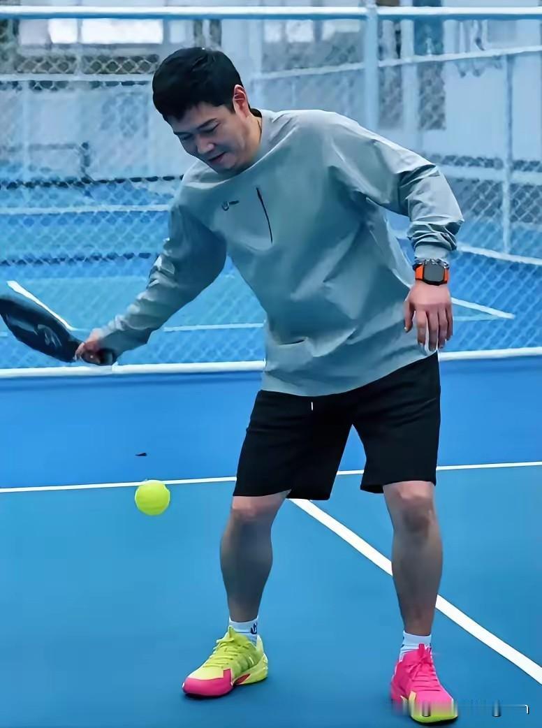 莎莎的师傅co爹也是越来越好了，商务代言也是不断增加！co爹这次在上海封训的