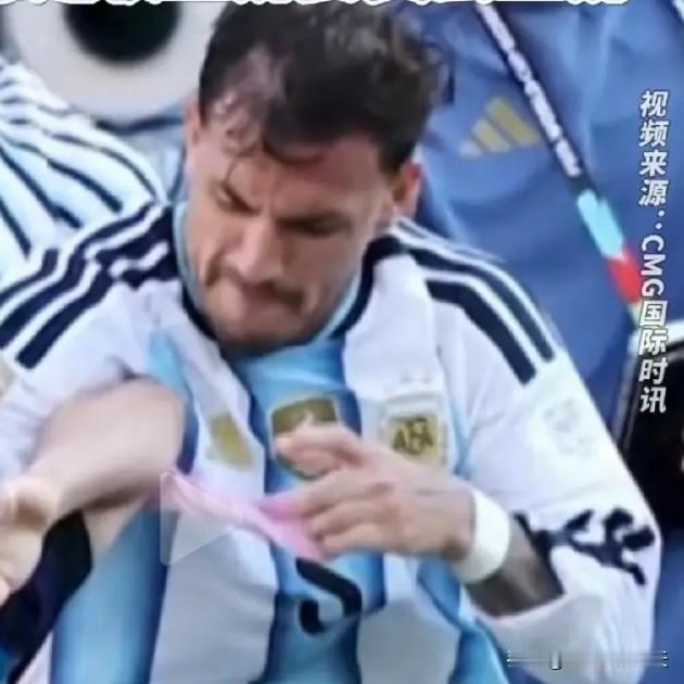 一张罚单落下，足球从来不止胜负刷到FIFA那张罚单的时候，我正回看世界杯决