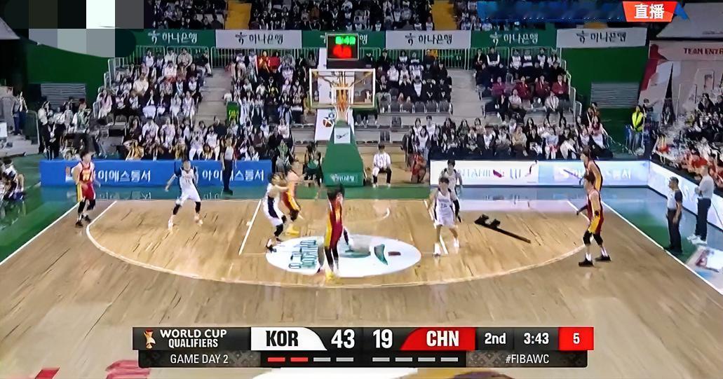 中国男篮和韩国的第二场世界预选赛第一节让韩国队得了50分。这场输了我们又可以