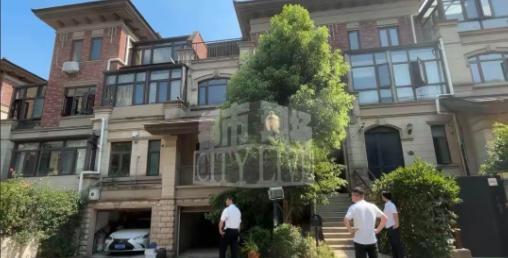 “太缺德了！”7月8日报道，江西南昌，男子10多年前买了套别墅，买完也不住，放那
